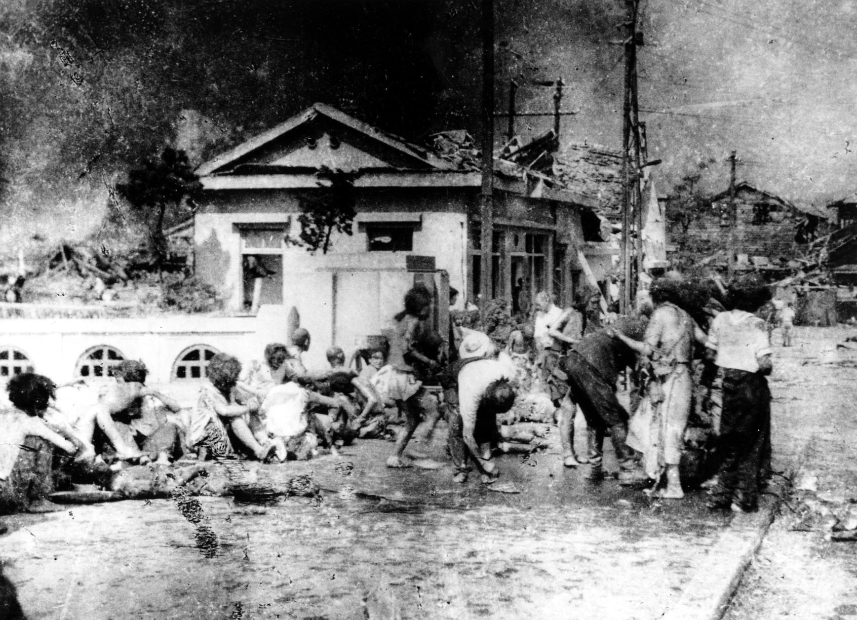 1945: WWII HIROSHIMA DESTRUCTION